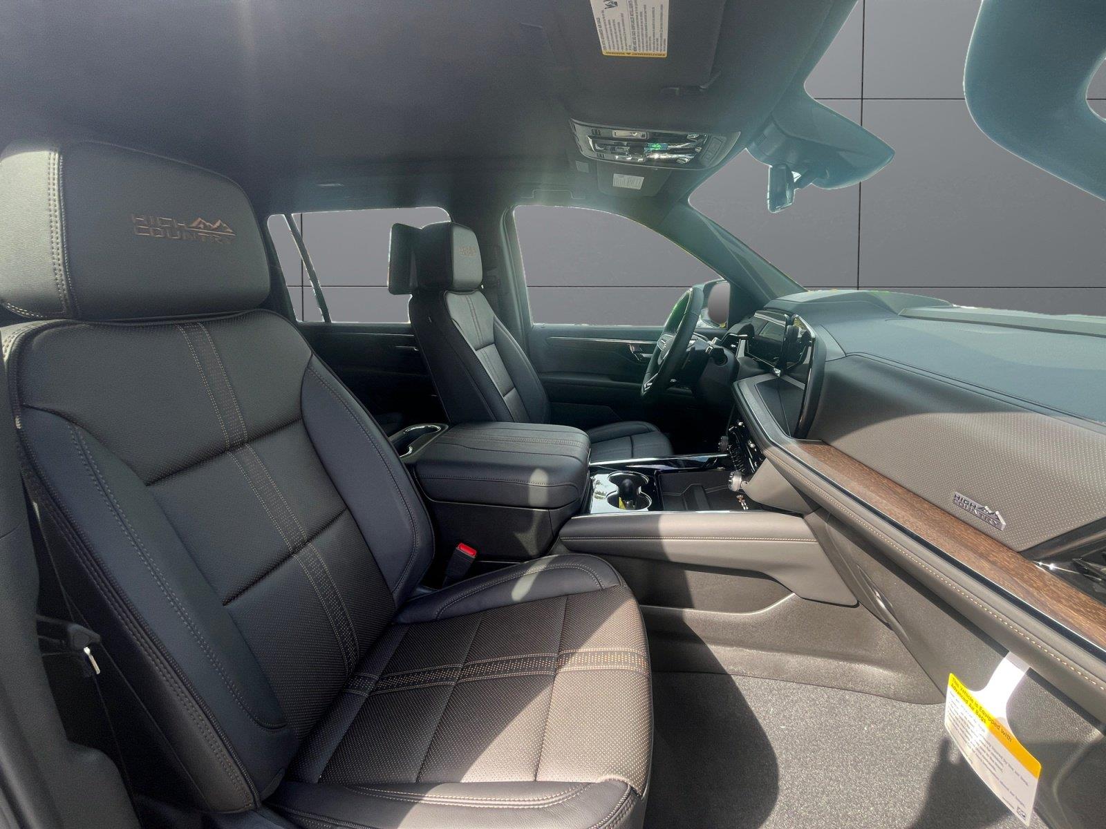 2026 Chevrolet Suburban High Country - Photo 15