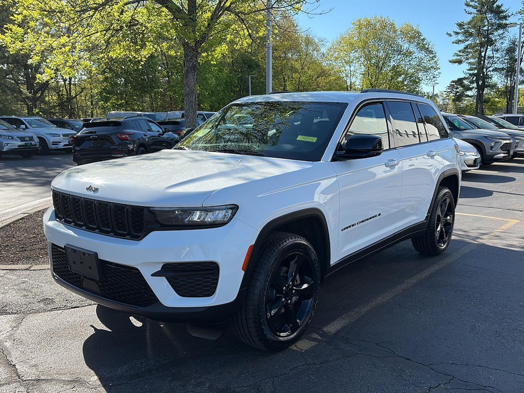 Used 2023 Jeep Grand Cherokee Altitude 4x4 SUV