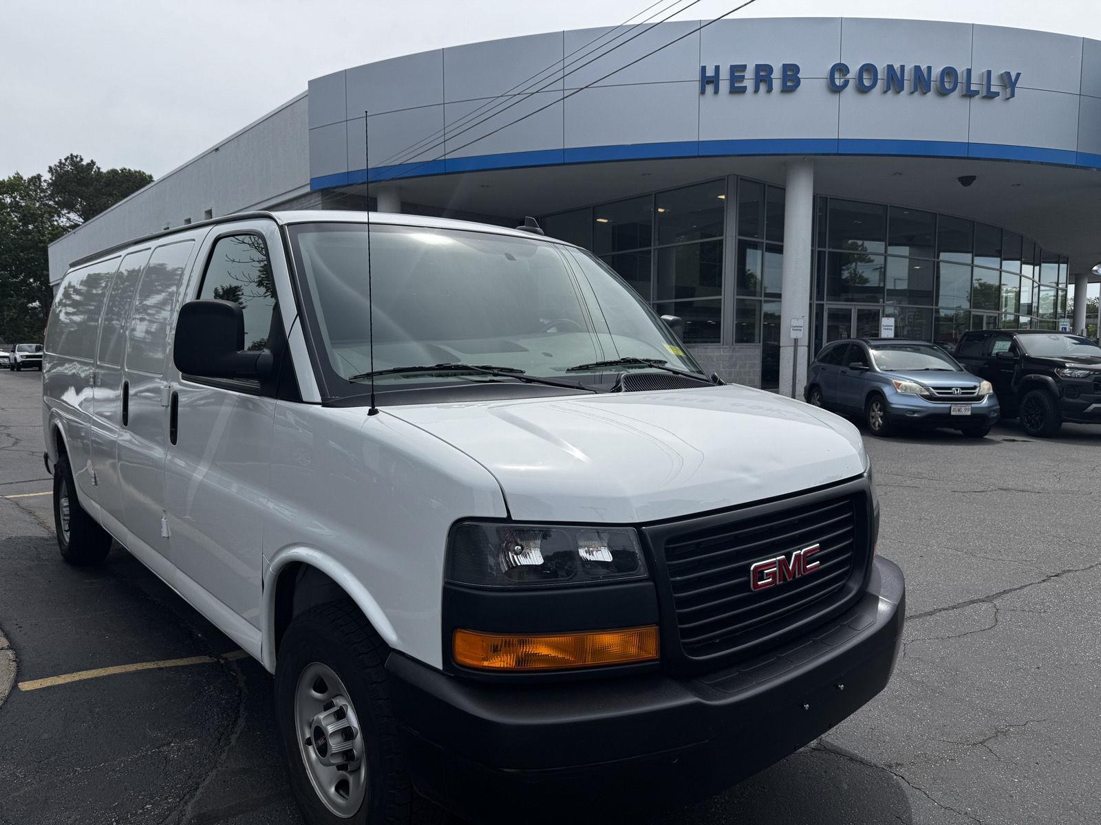 2023 GMC Savana 2500 1WT LWB's photo