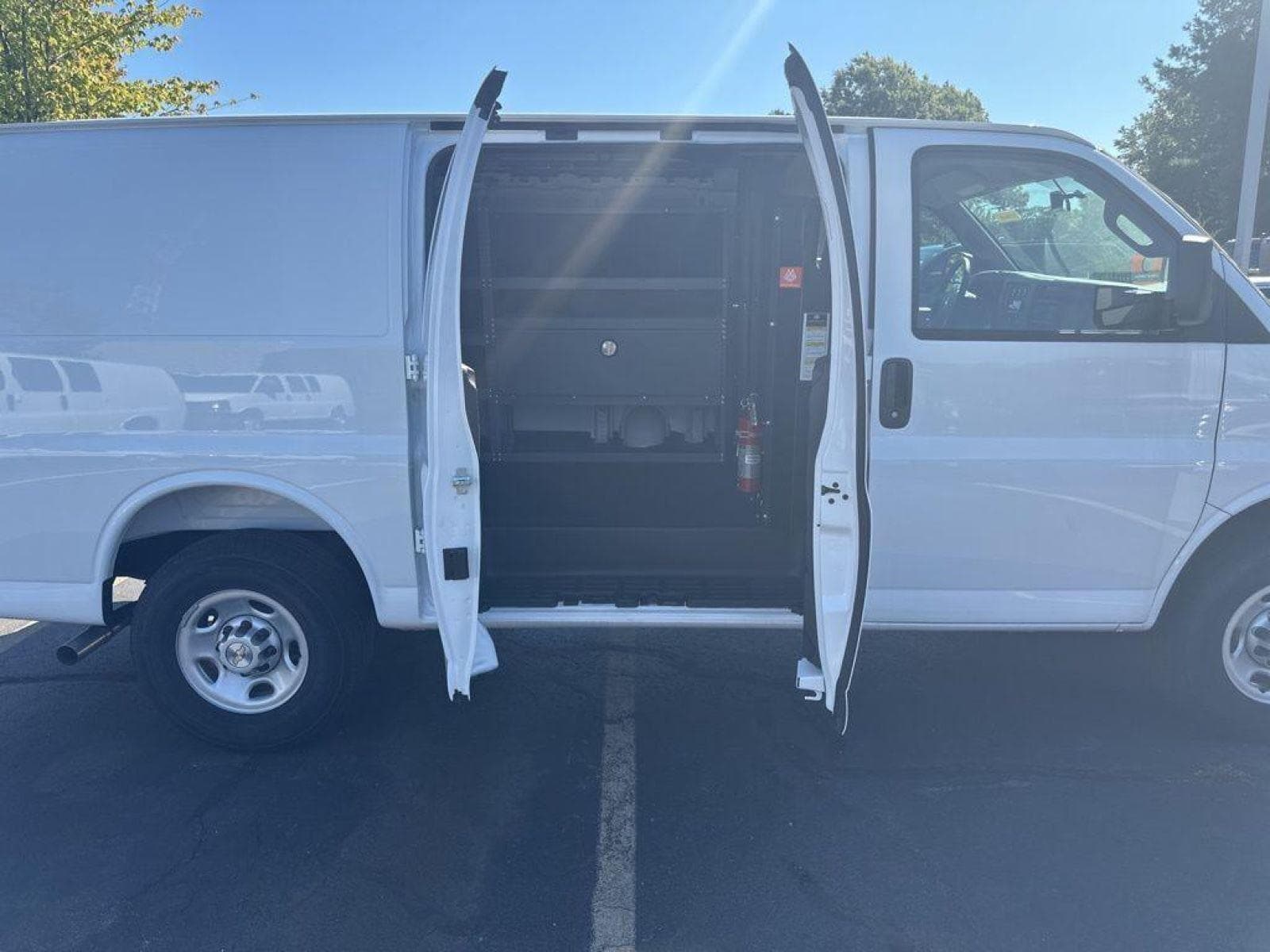 2025 Chevrolet Express Cargo Work Van - Photo 16