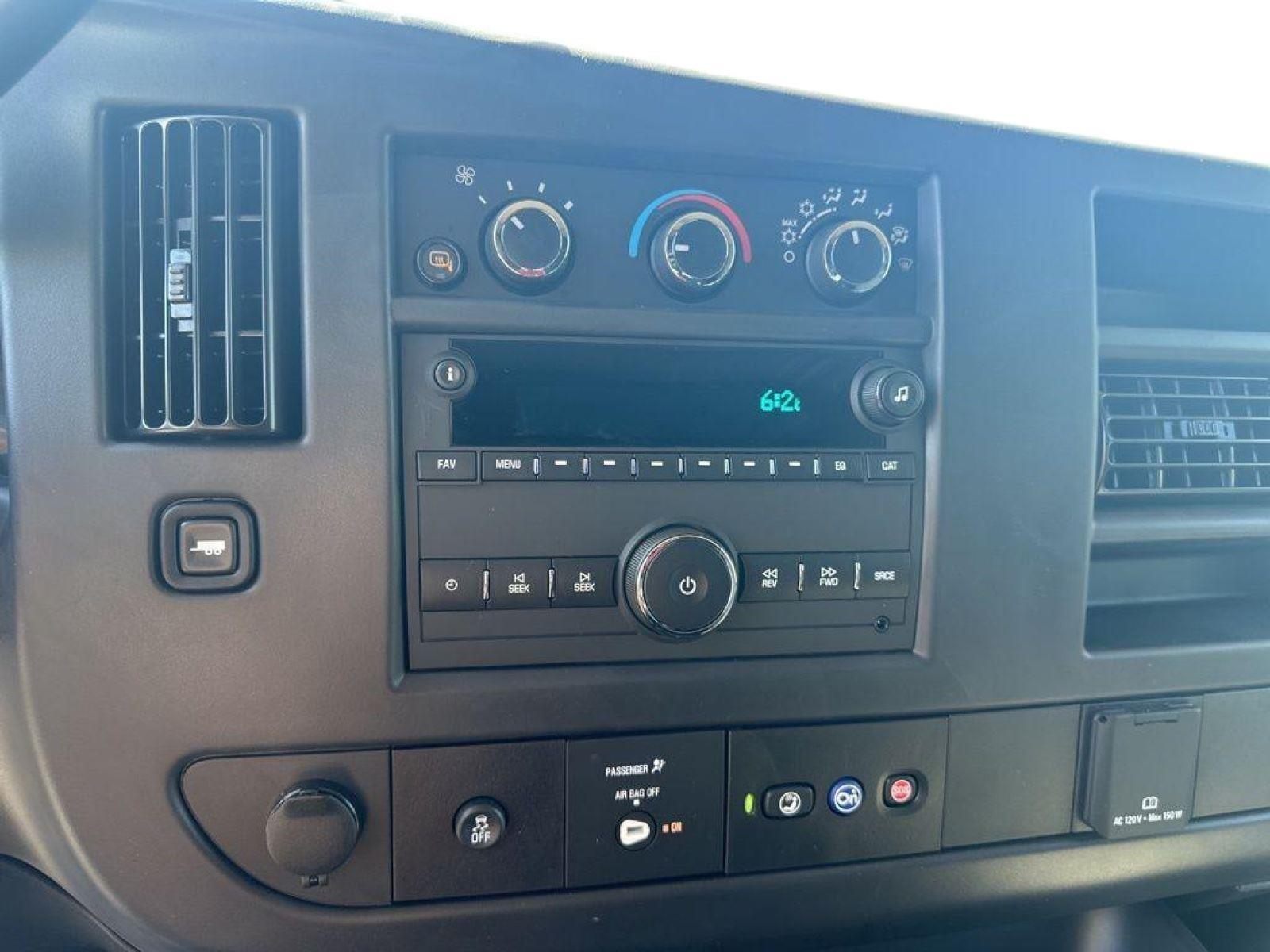 2025 Chevrolet Express Cargo Work Van - Photo 10