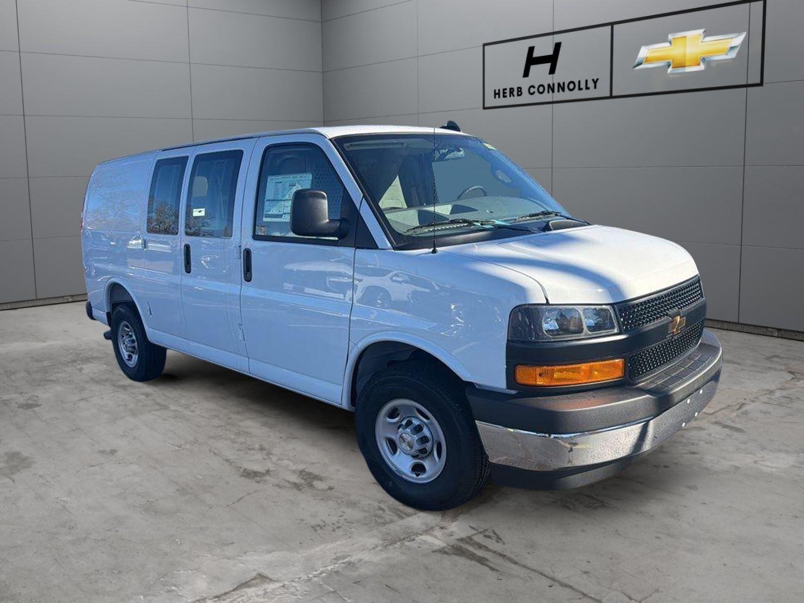 2025 Chevrolet Express 2500 Work Van HD's photo