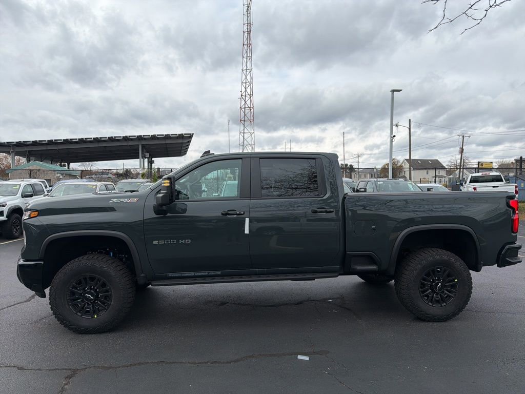 2026 Chevrolet Silverado 2500HD ZR2 photo 3