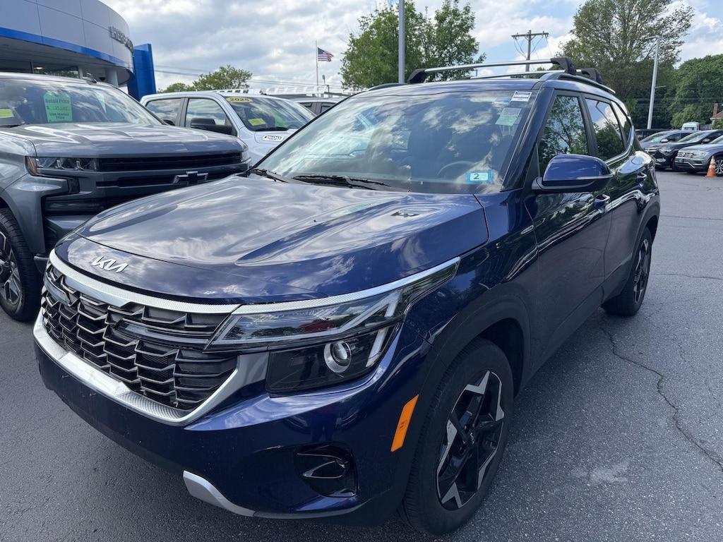 Used 2024 Kia Seltos EX SUV