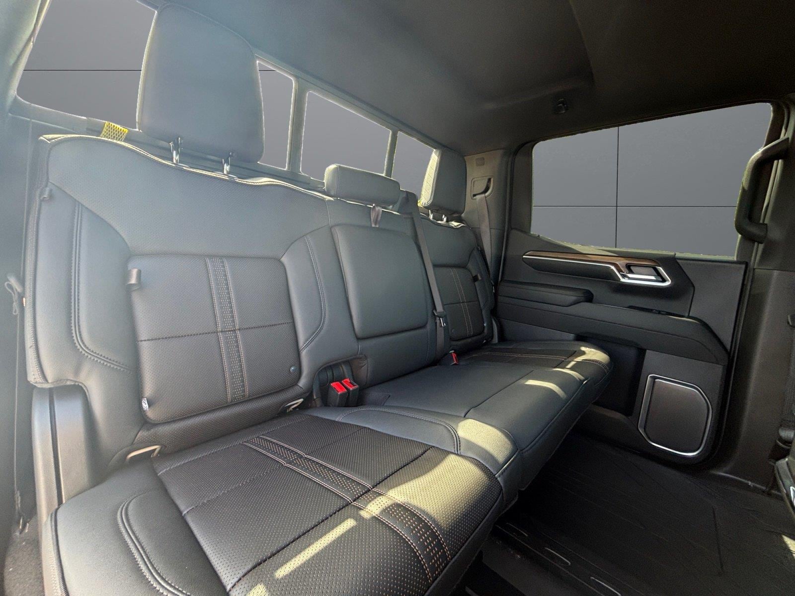2026 Chevrolet Silverado 1500 High Country - Photo 18