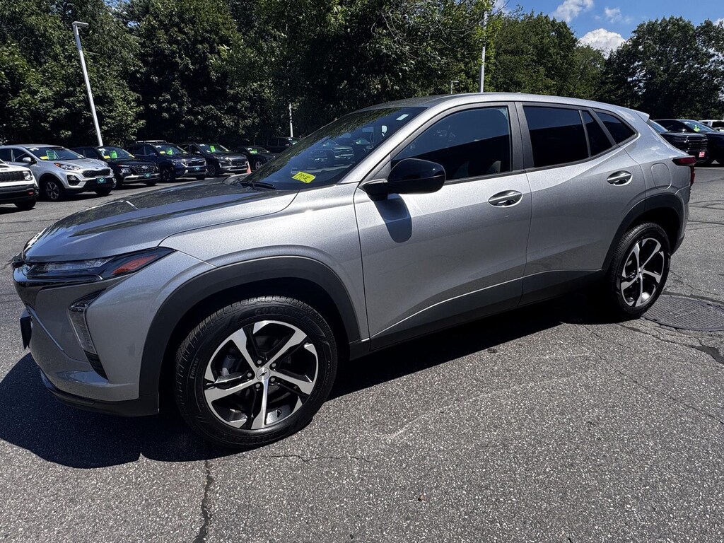 Used 2025 Chevrolet Trax 1RS SUV
