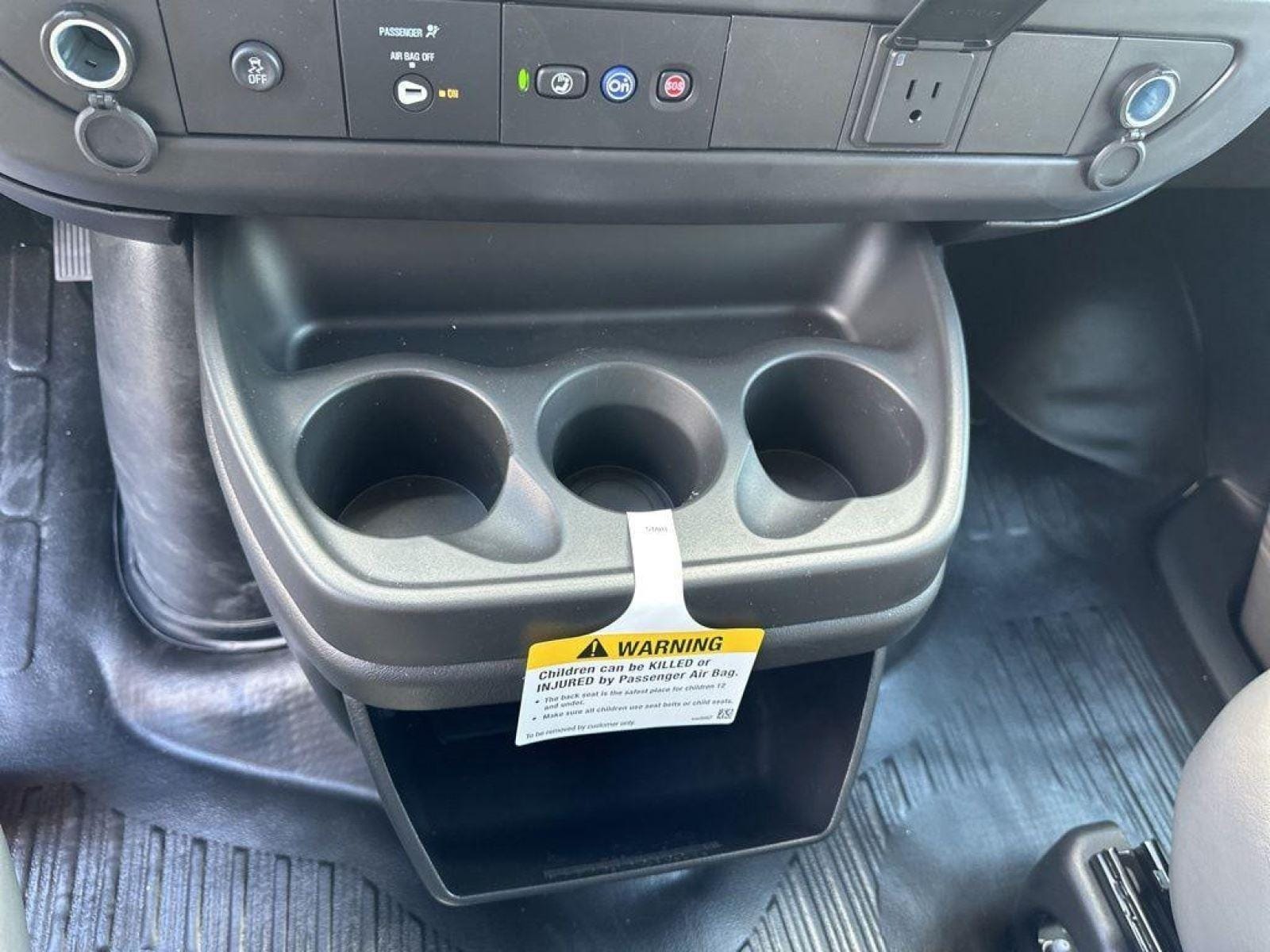 2025 Chevrolet Express Cargo Work Van - Photo 11