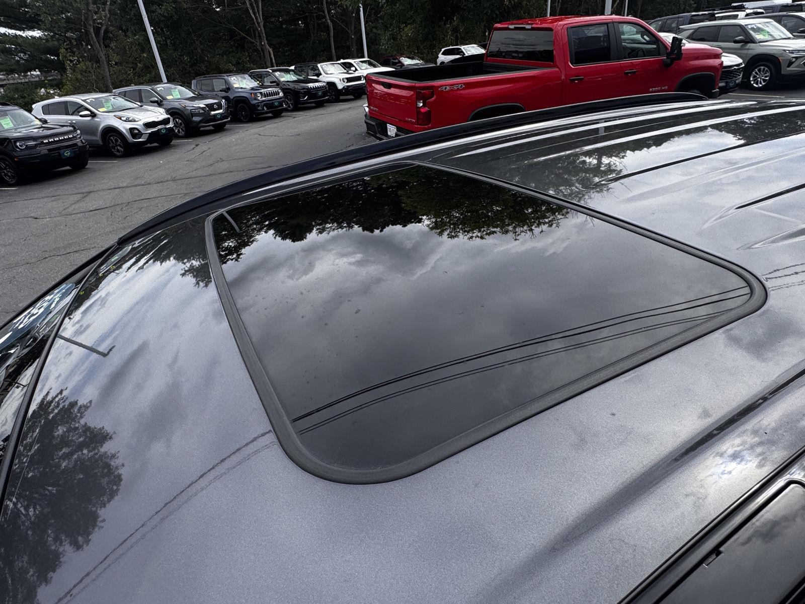 2023 Toyota RAV4 Limited - Photo 9