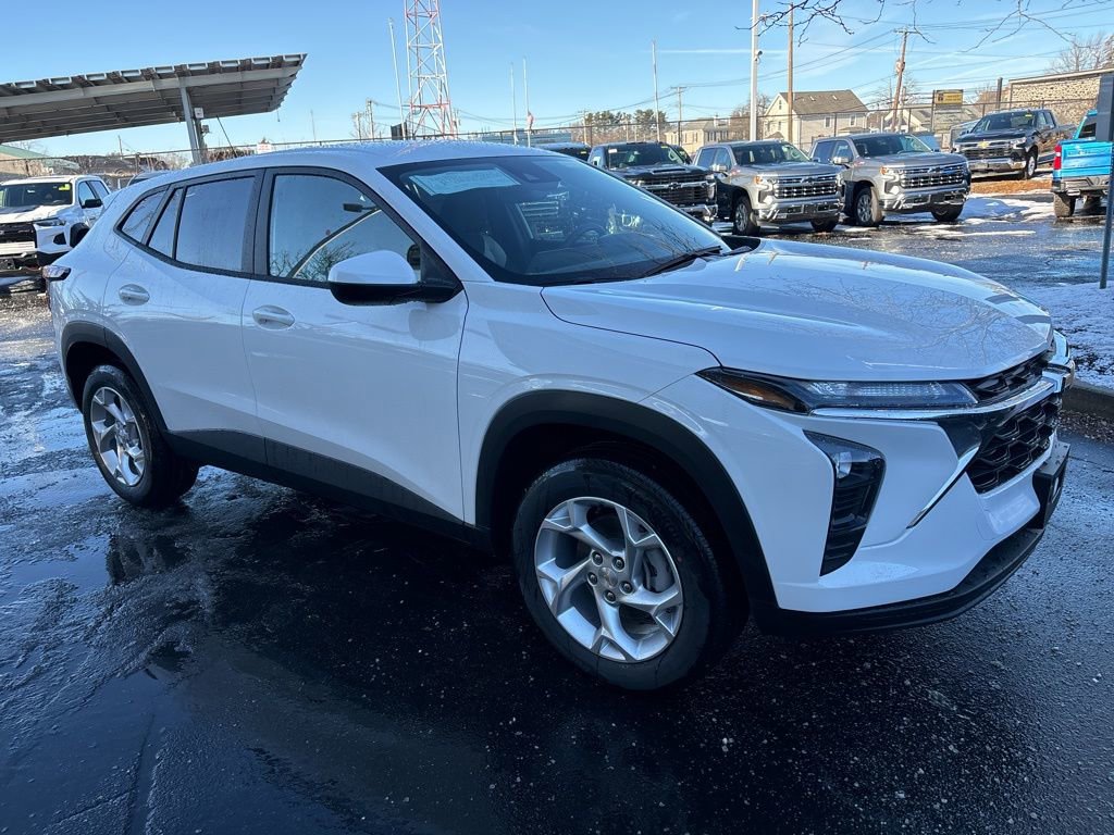 2026 Chevrolet Trax LS's photo