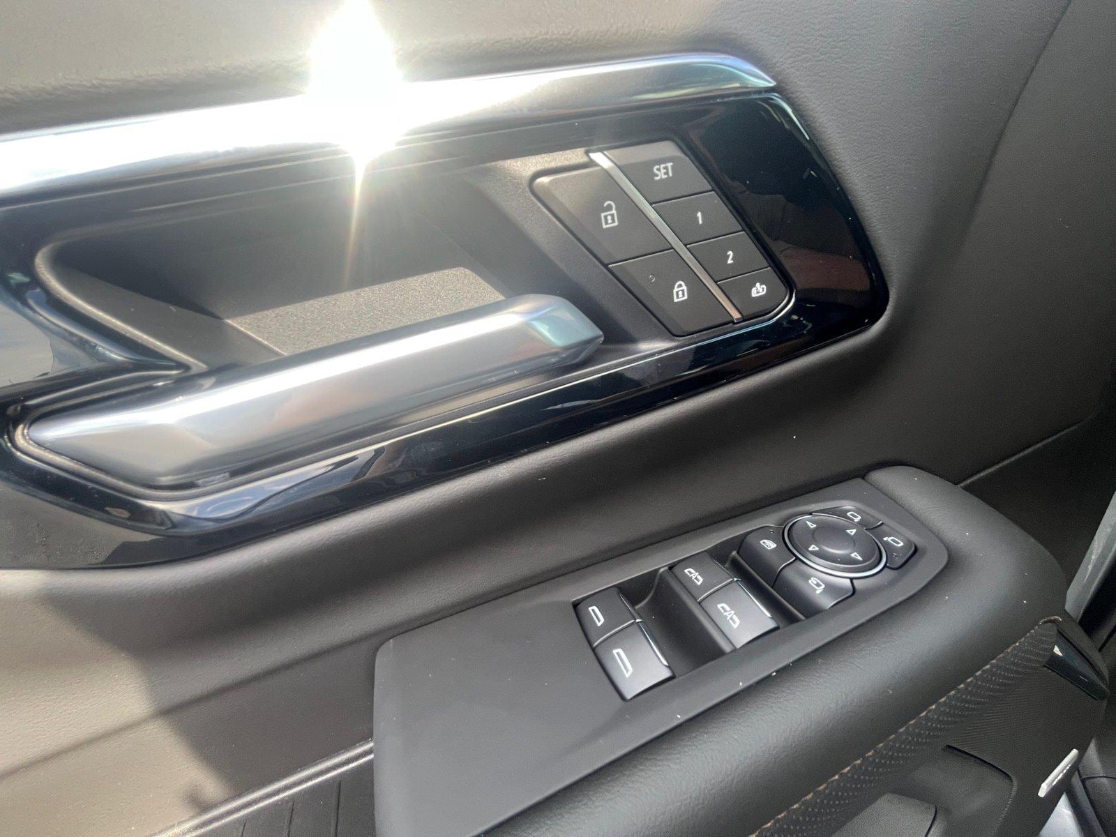 2026 Chevrolet Suburban High Country - Photo 17