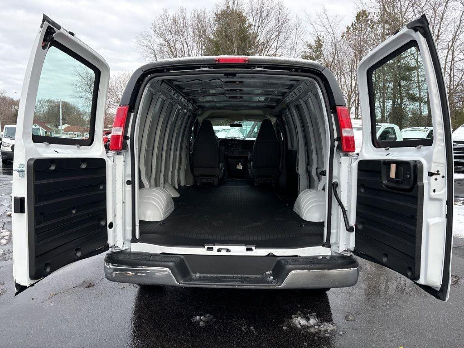 2025 Chevrolet Express Cargo Work Van - Photo 16