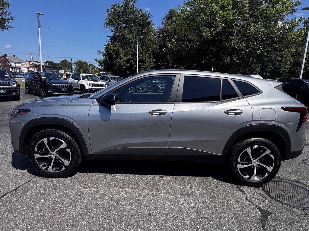 Used 2025 Chevrolet Trax 1RS SUV