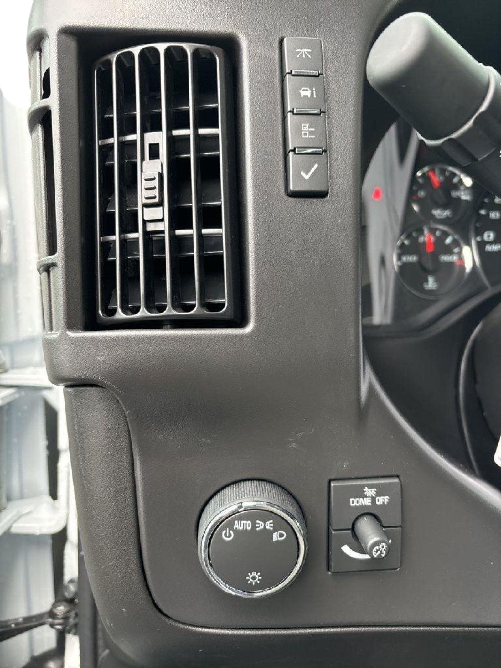 2025 Chevrolet Express Cargo Work Van - Photo 13