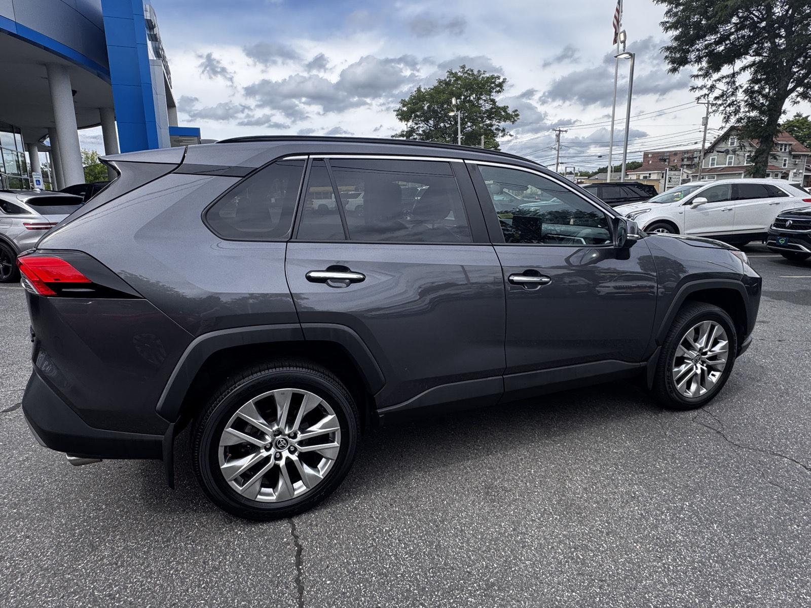 2023 Toyota RAV4 Limited - Photo 7