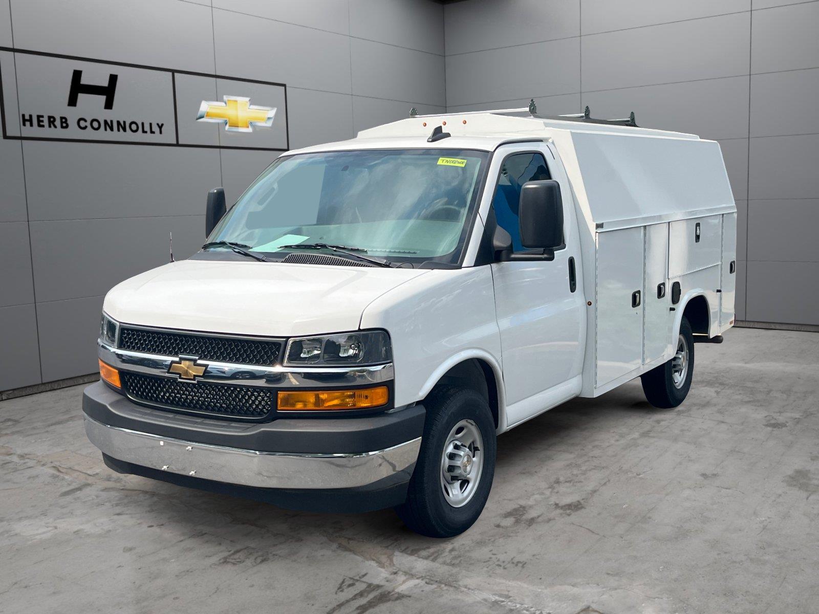 2026 Chevrolet Express Cutaway Base