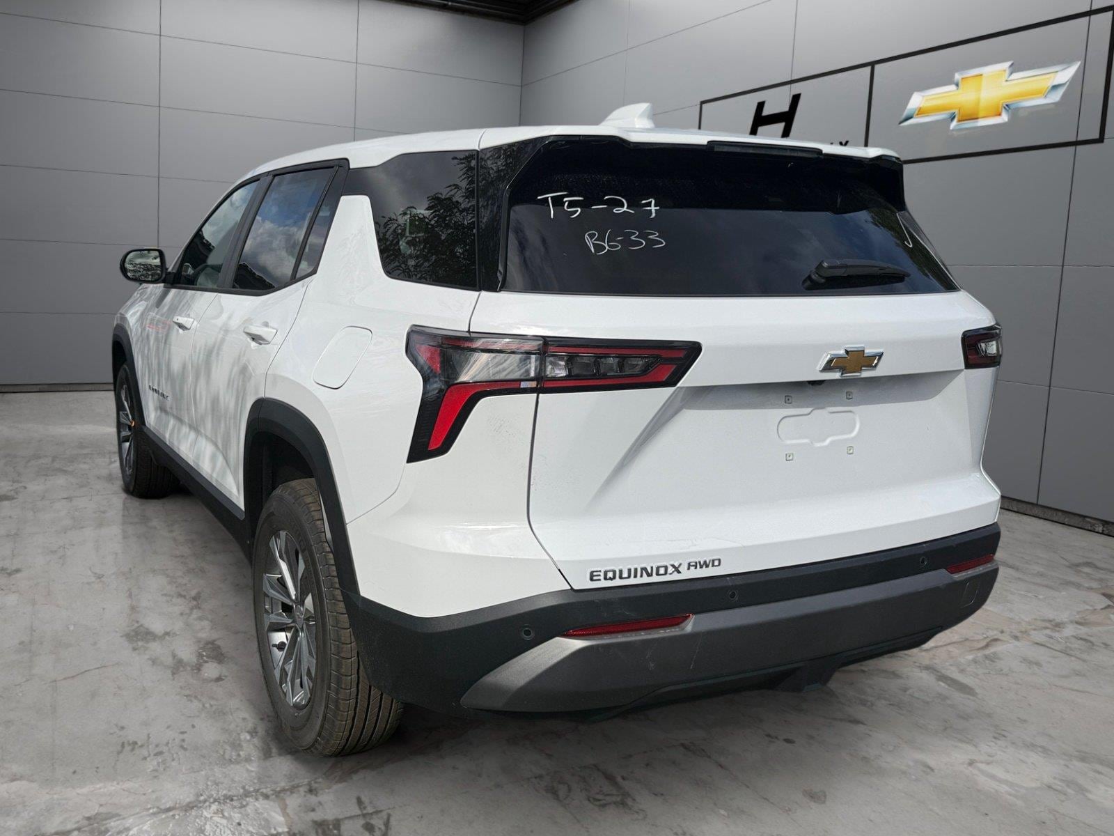 2027 Chevrolet Equinox LT - Photo 3