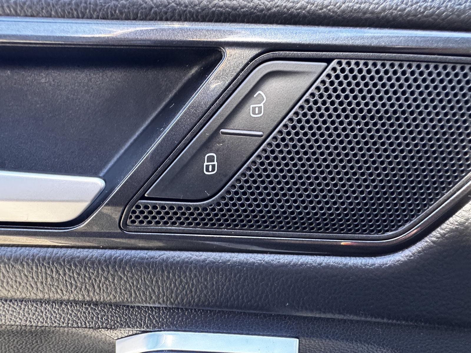 2022 Volkswagen Tiguan SE - Photo 19