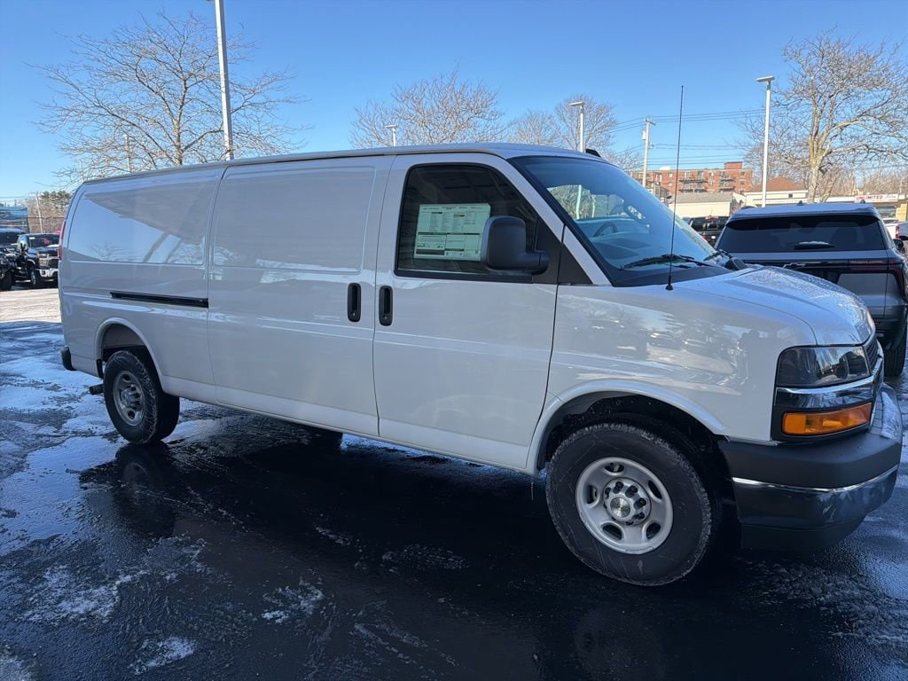 2025 Chevrolet Express Cargo Work Van's photo