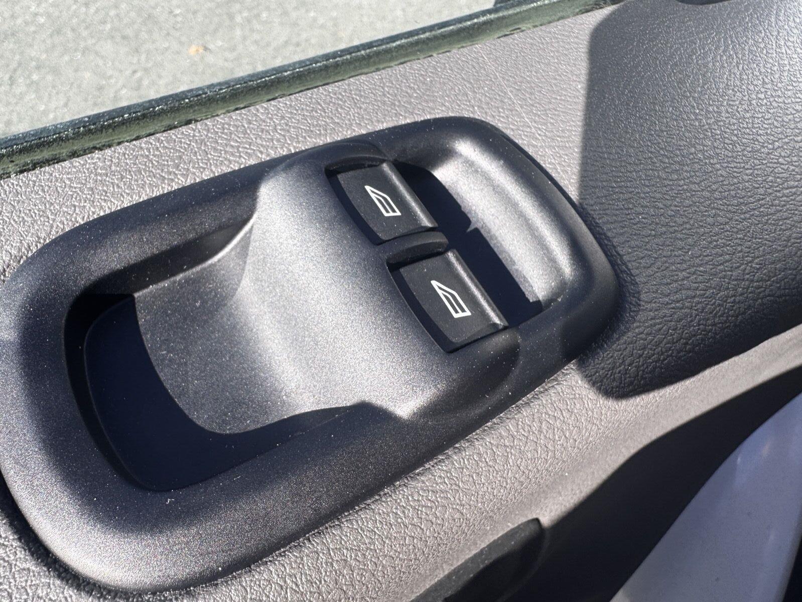 2025 Ford Transit Van Base - Photo 15