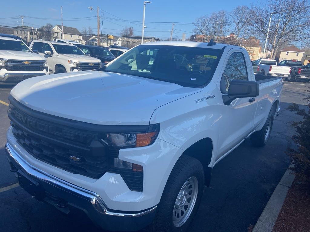 2025 Chevrolet Silverado 1500 photo 2