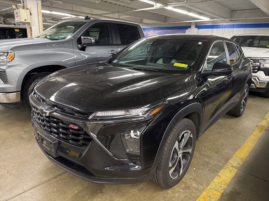 2024 Chevrolet Trax photo 2