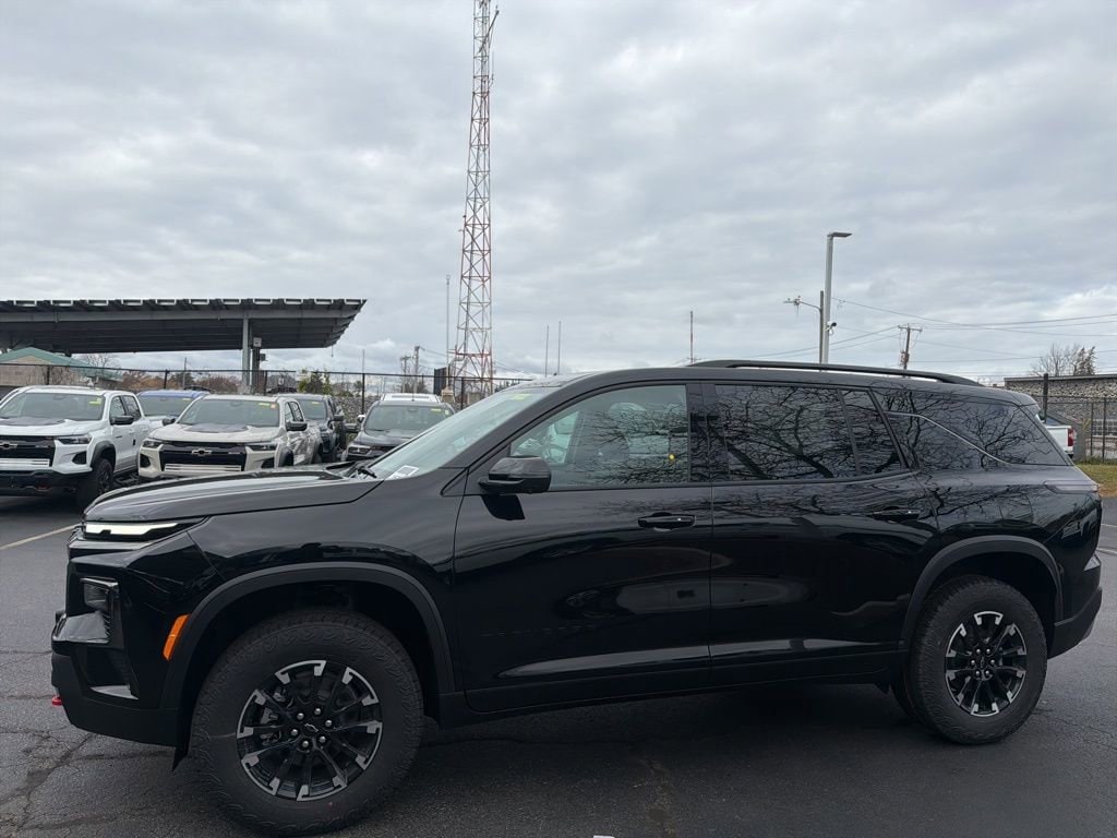 2026 Chevrolet Traverse Z71 photo 3