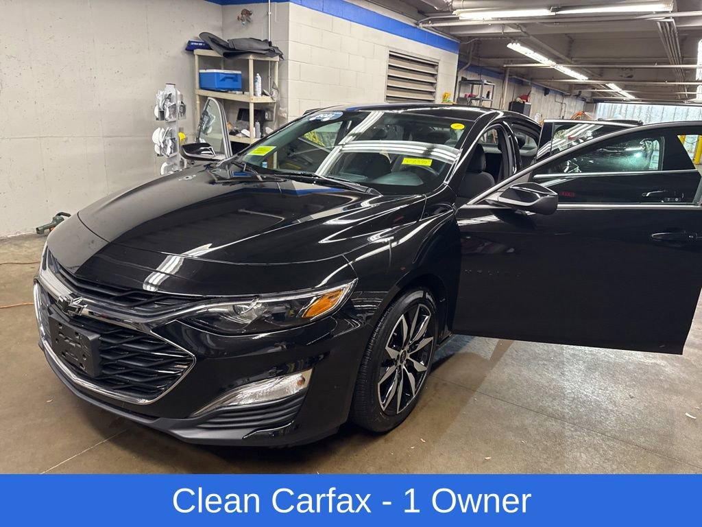 2021 Chevrolet Malibu RS photo 2