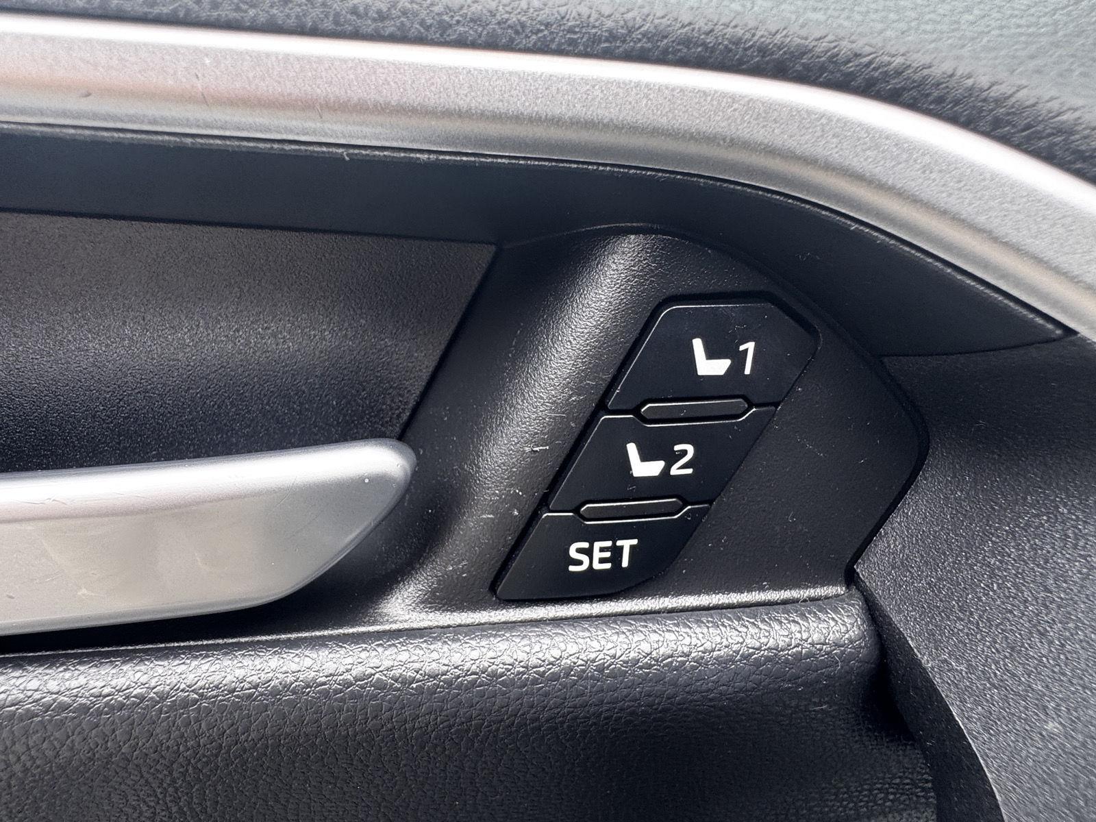 2023 Toyota RAV4 Limited - Photo 18