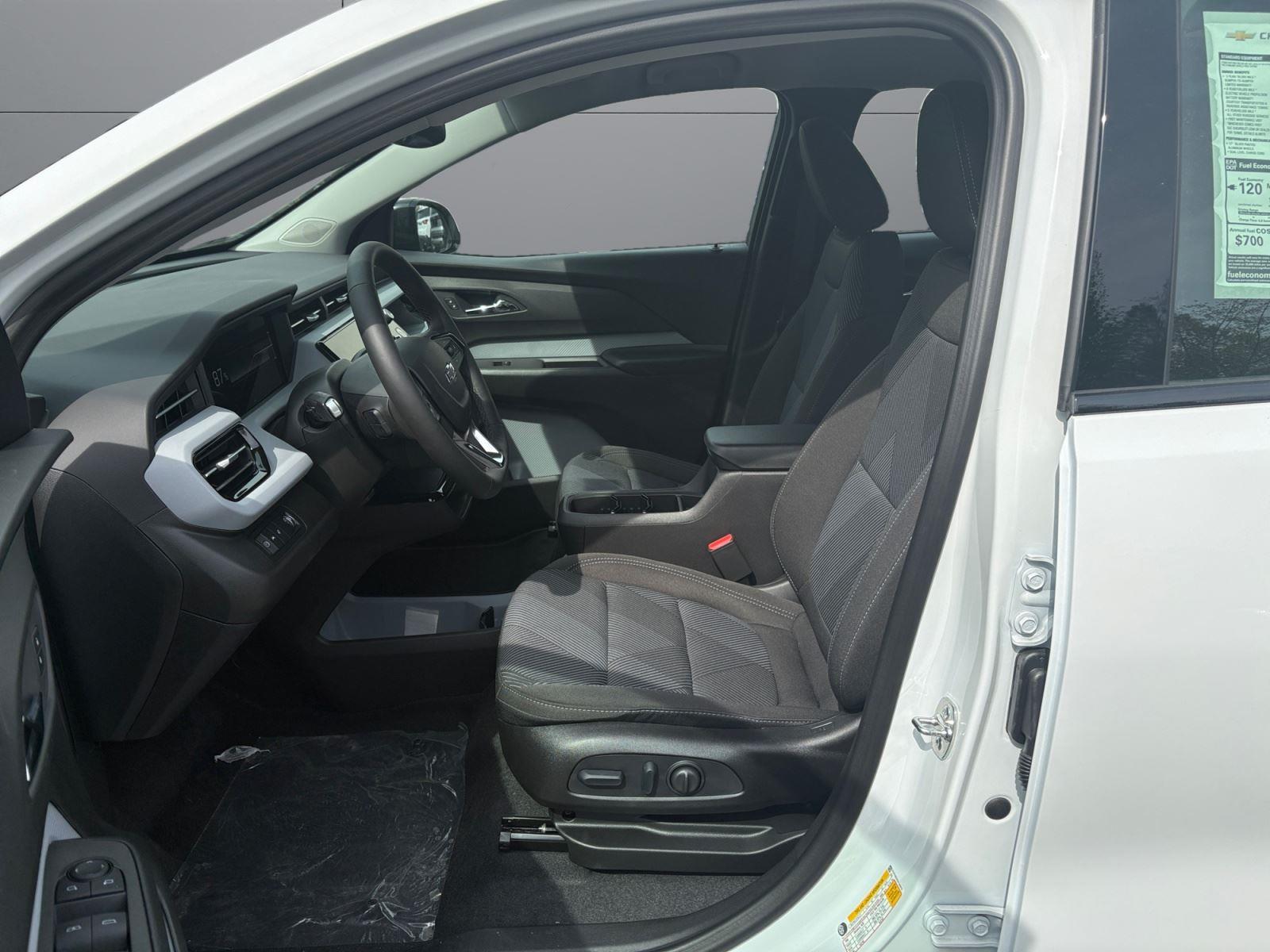 2027 Chevrolet Bolt LT - Photo 10