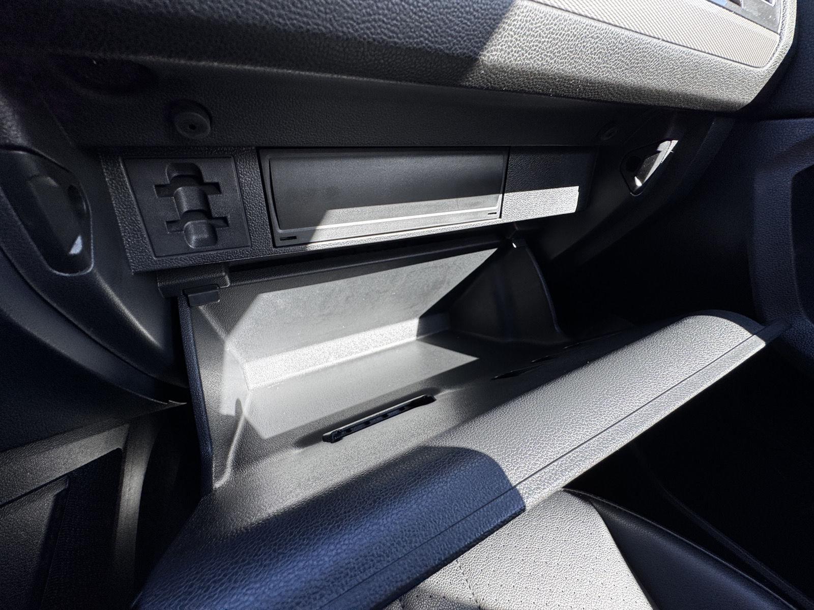 2022 Volkswagen Tiguan SE - Photo 36