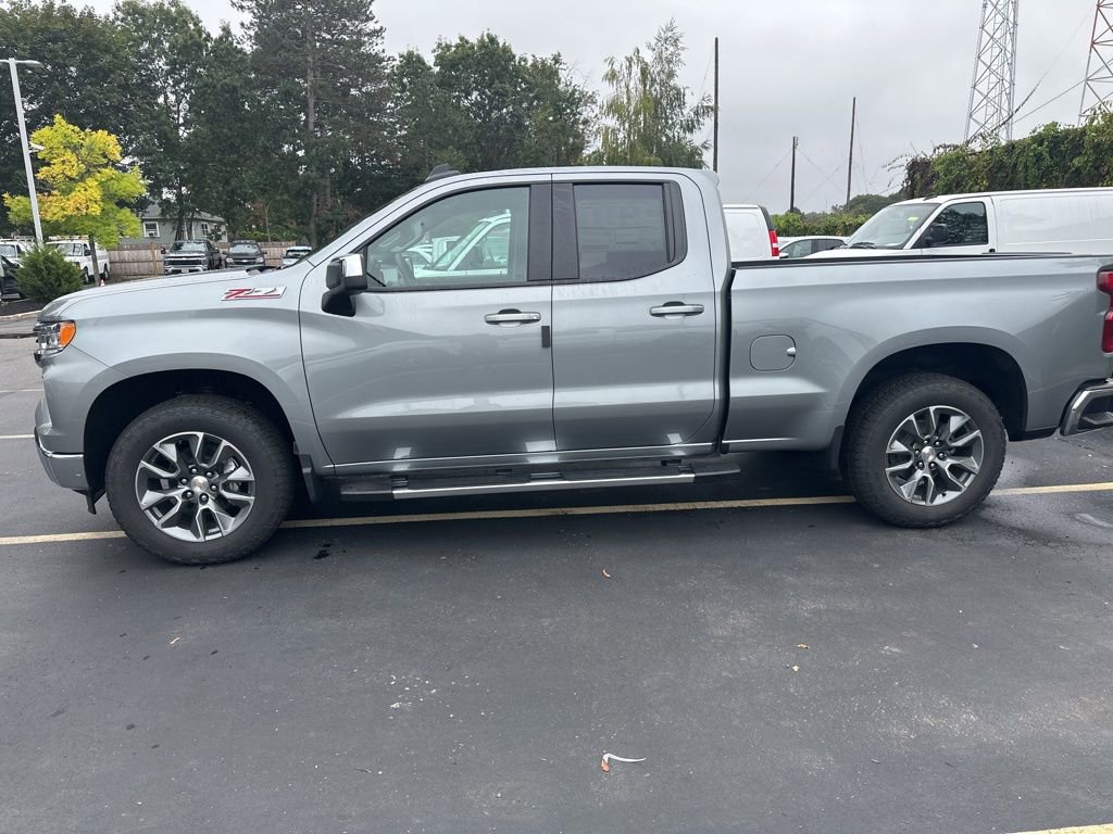 2026 Chevrolet Silverado LT photo 3