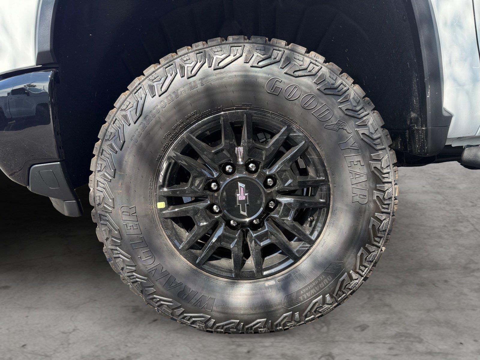 2026 Chevrolet Silverado 2500 HD ZR2 - Photo 9
