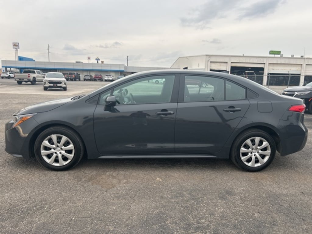 Used 2025 Toyota Corolla LE Sedan