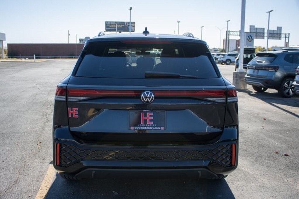 New 2026 Volkswagen Tiguan 2.0T SE R-Line Black SUV