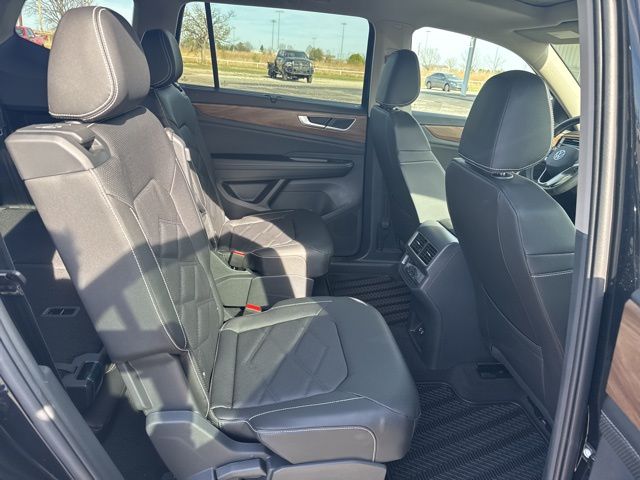 2026 Volkswagen Atlas SE w/Tech - Photo 16