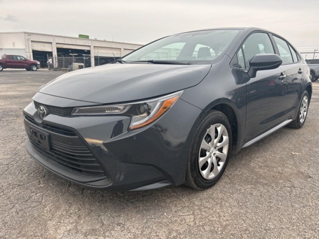 Used 2025 Toyota Corolla LE Sedan