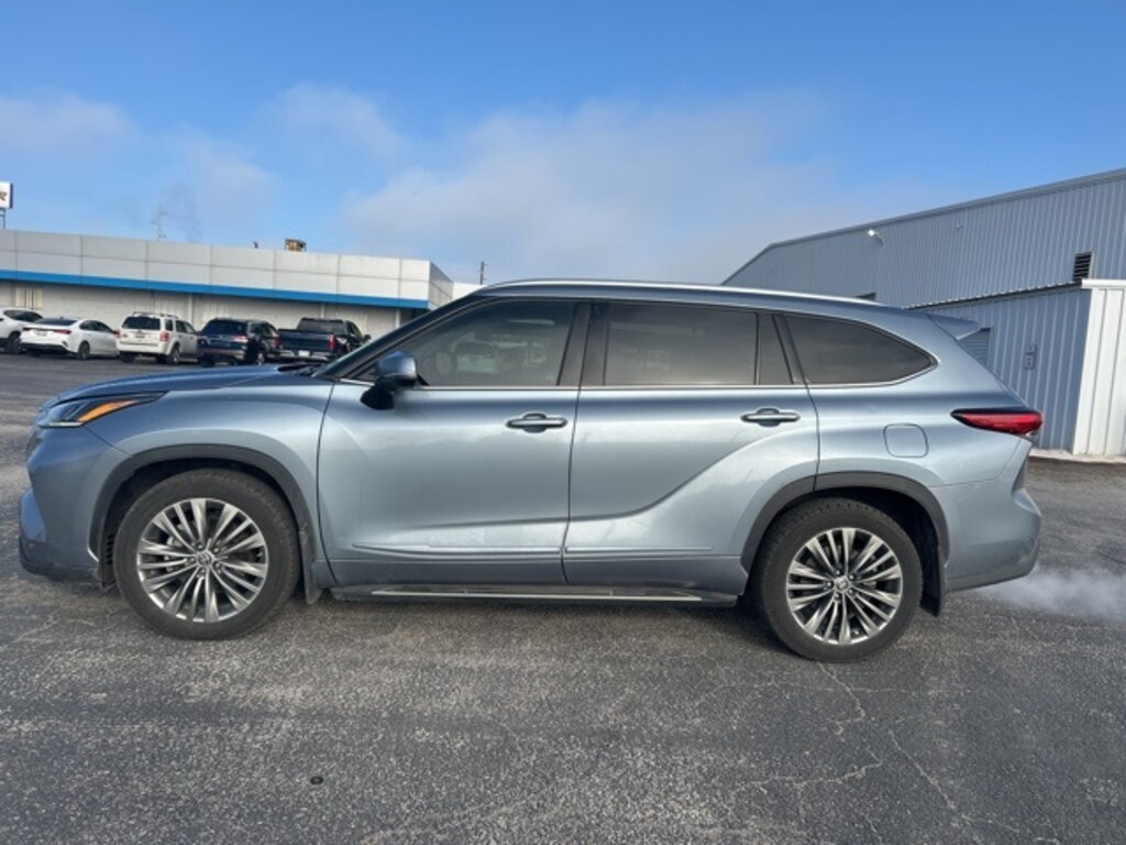 Used 2021 Toyota Highlander Platinum SUV
