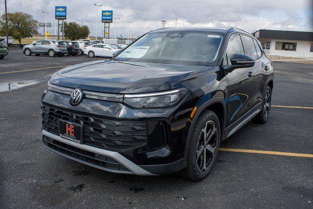 2026 Volkswagen Tiguan SE - Photo 8