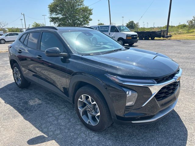 Used 2025 Chevrolet Trax LT