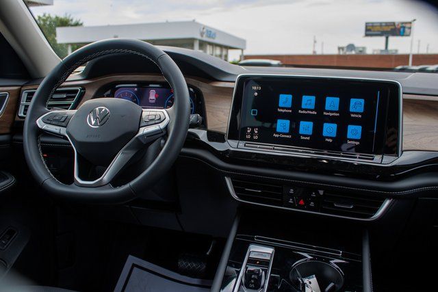 2026 Volkswagen Atlas SE w/Tech - Photo 17