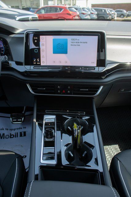 2025 Volkswagen Atlas Cross Sport SEL Premium R-LINE - Photo 17