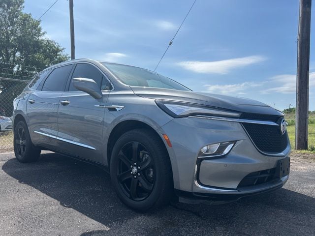 2024 Buick Enclave Essence's photo