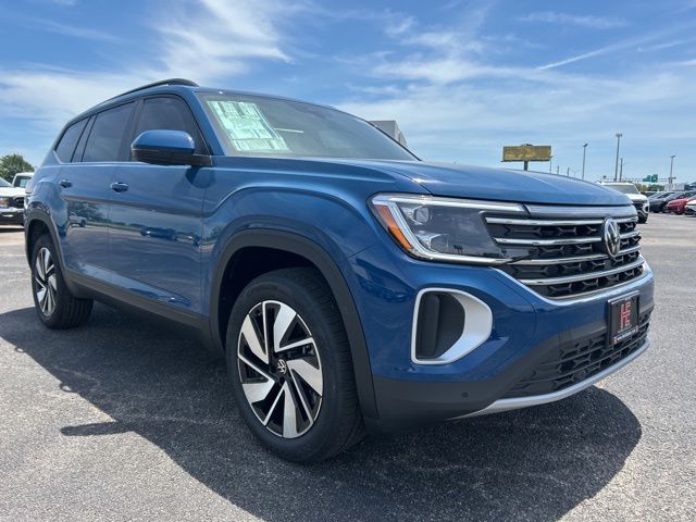 New 2026 Volkswagen Atlas SE w/Technology