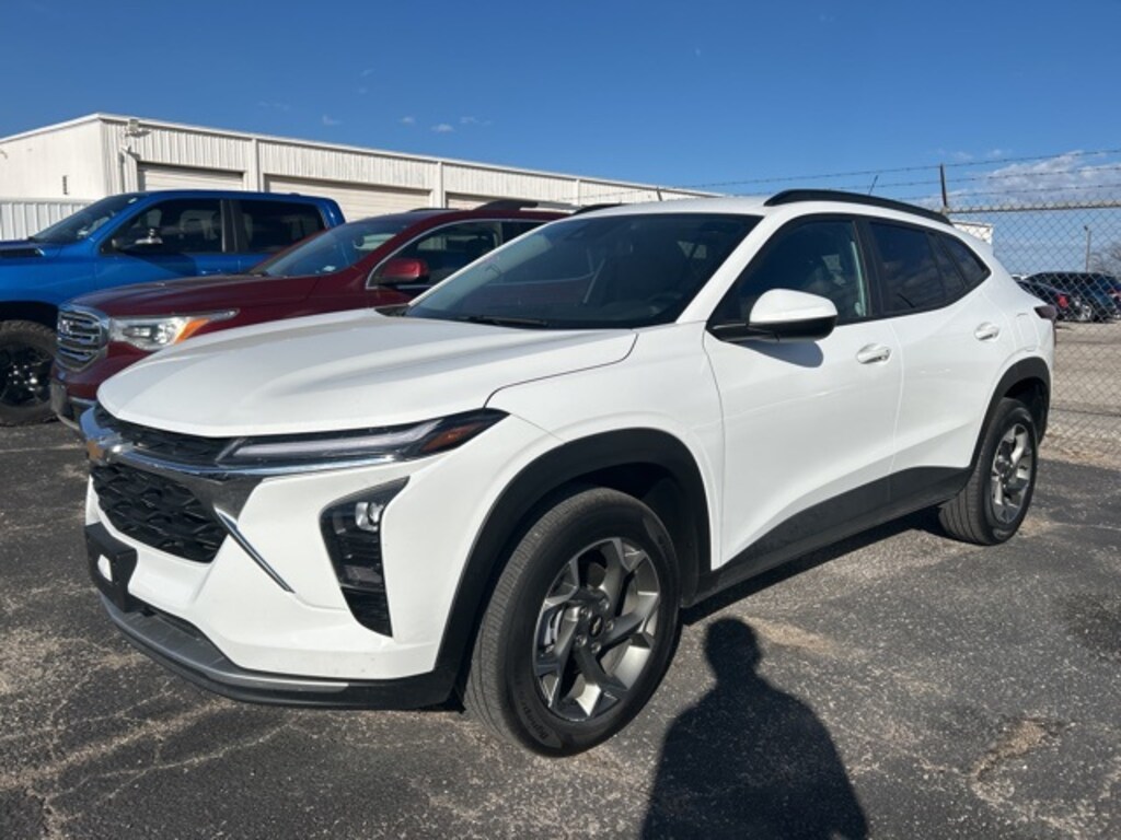 Used 2025 Chevrolet Trax LT SUV