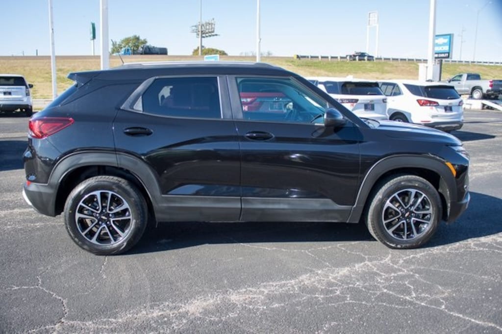 Used 2025 Chevrolet Trailblazer LT SUV