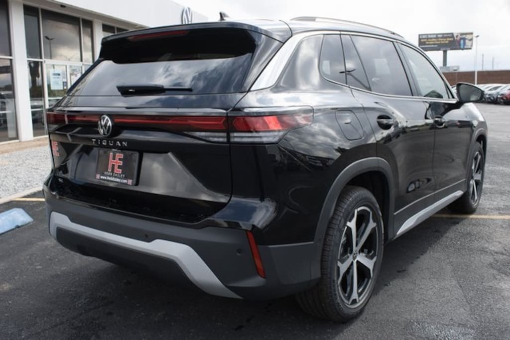 New 2026 Volkswagen Tiguan 2.0T SE SUV