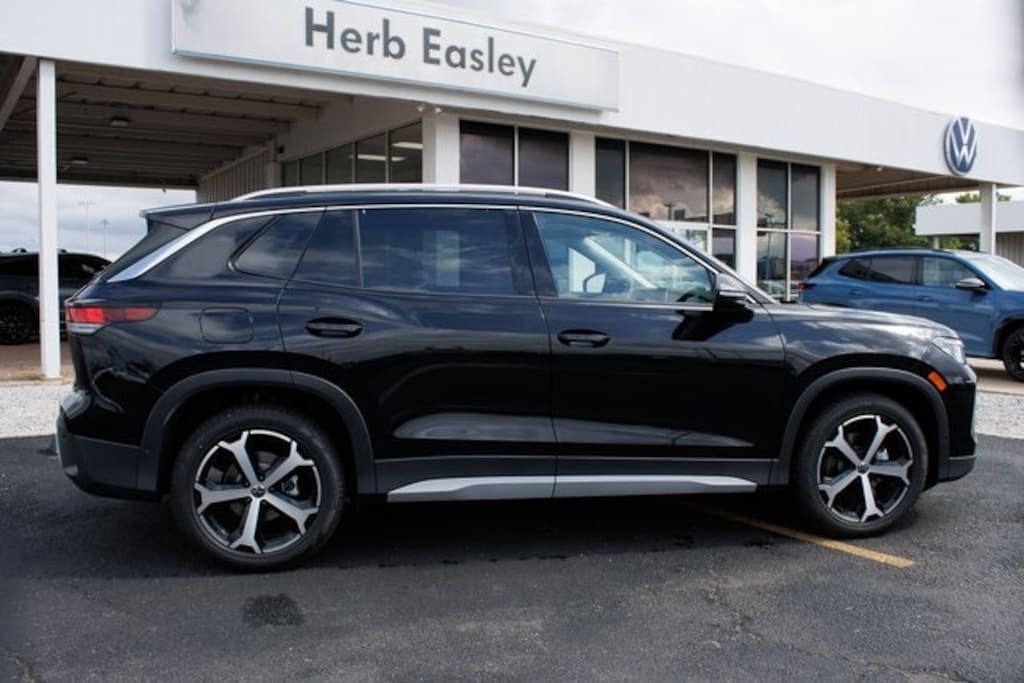 New 2026 Volkswagen Tiguan 2.0T SE SUV