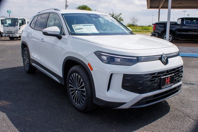 2025 Volkswagen Tiguan S's photo