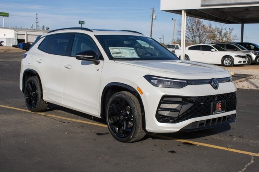 New 2026 Volkswagen Tiguan 2.0T SE SUV