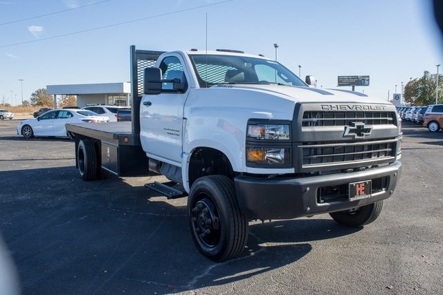 2024 Chevrolet Silverado 4500 Medium Duty Chassis Cab Work Truck's photo